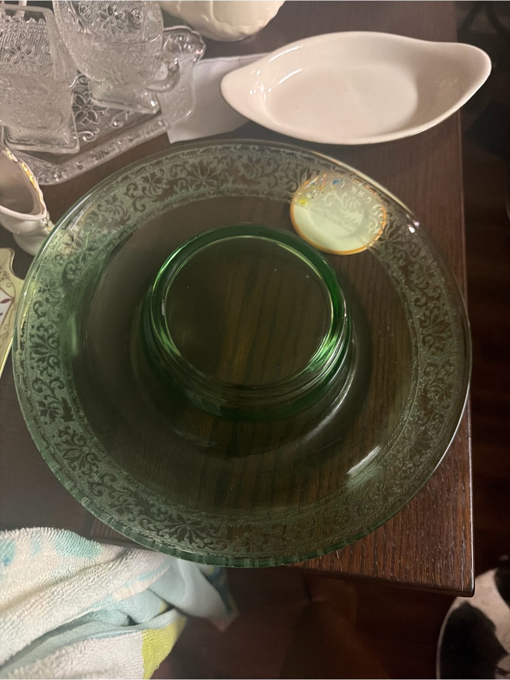 Green Etched Glass Serving Bowl - Elegant Home Dining Accent